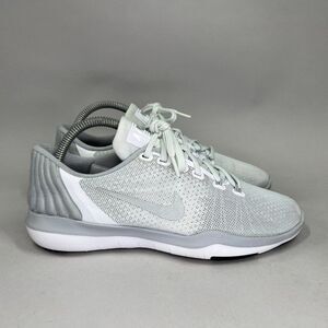 Nike Women's Gray Athletic Shoes
